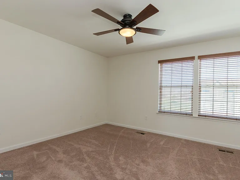 172 Drexel Ct — Photo 31