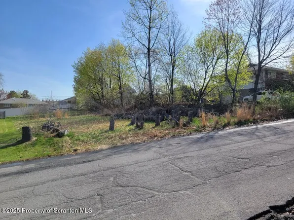 Herbert St, Scranton, PA 18505