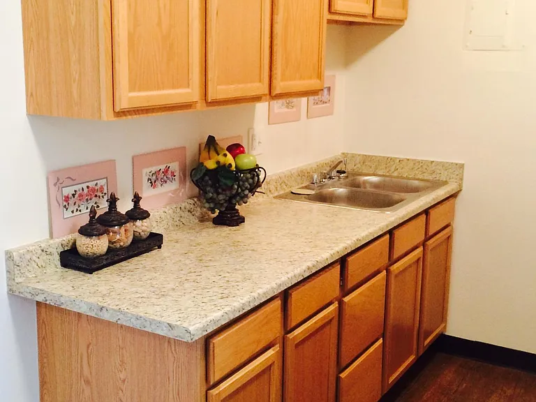 Marquette Heights Apartments — Photo 3