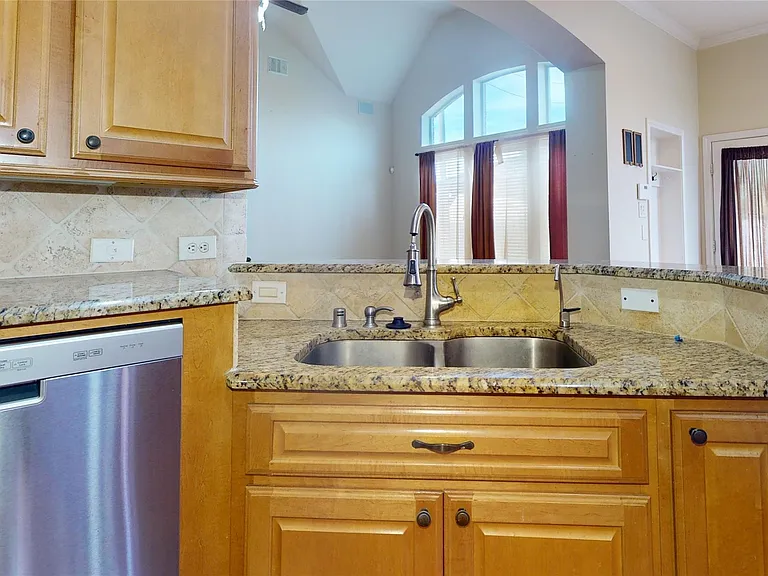 8538 Sunrise Meadow Ln — Photo 12