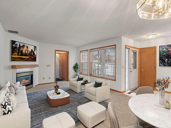 4th image of 410 Sarazin St