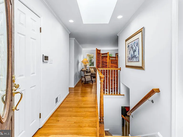 1329 Gresham Rd — Photo 6