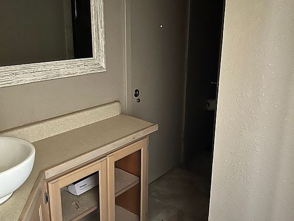 5th image of 842 N 3rd St