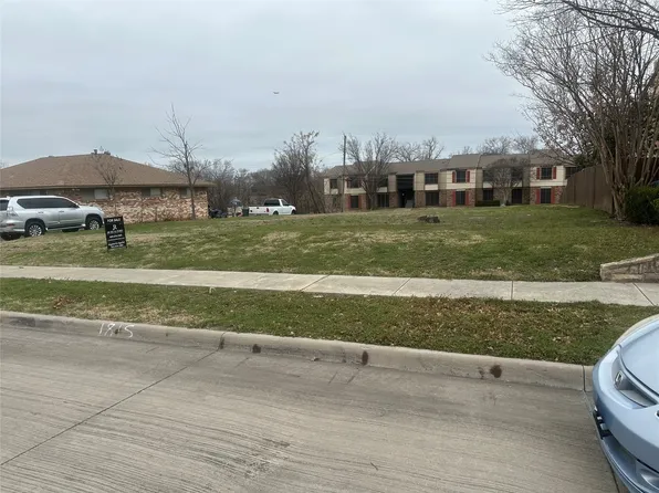 1815 Gravley Dr, Carrollton, TX 75006