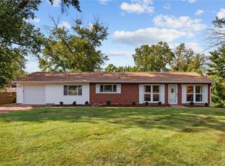 16 Country Squire Ct, Saint Louis, MO