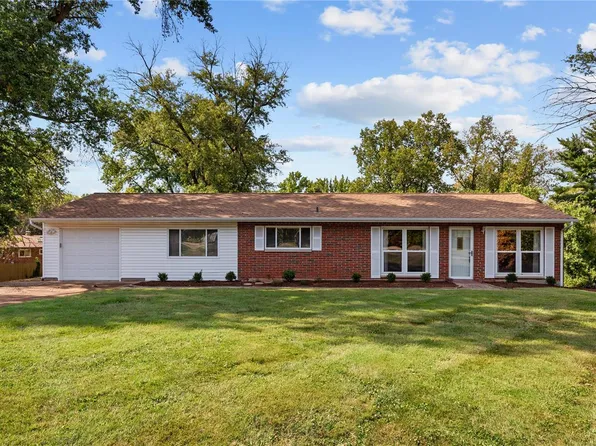 16 Country Squire Ct, Saint Louis, MO 63146
