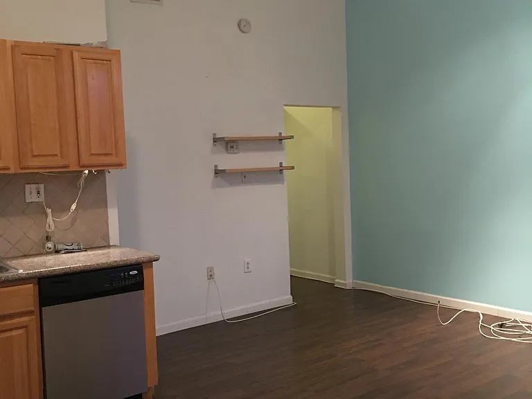 109 S 21st St #4 — Photo 11