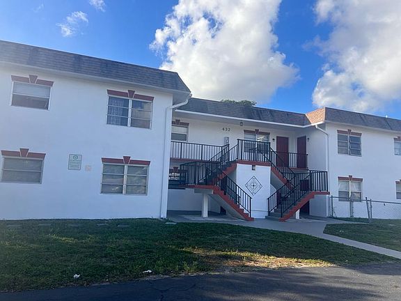 4th image of 432 NW 42nd St APT 3