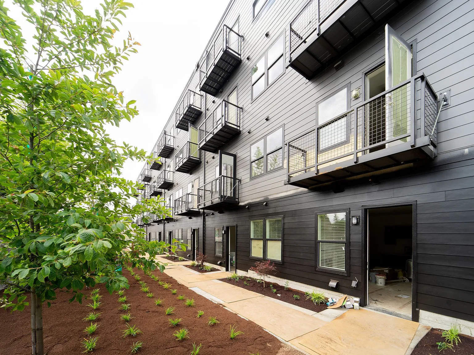 Janie Apartments — Photo 4