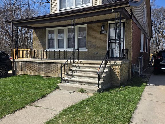 3rd image of 13395 Hampshire St