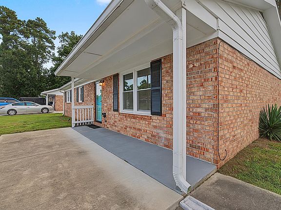 5th image of 5660 Dogwood Circle