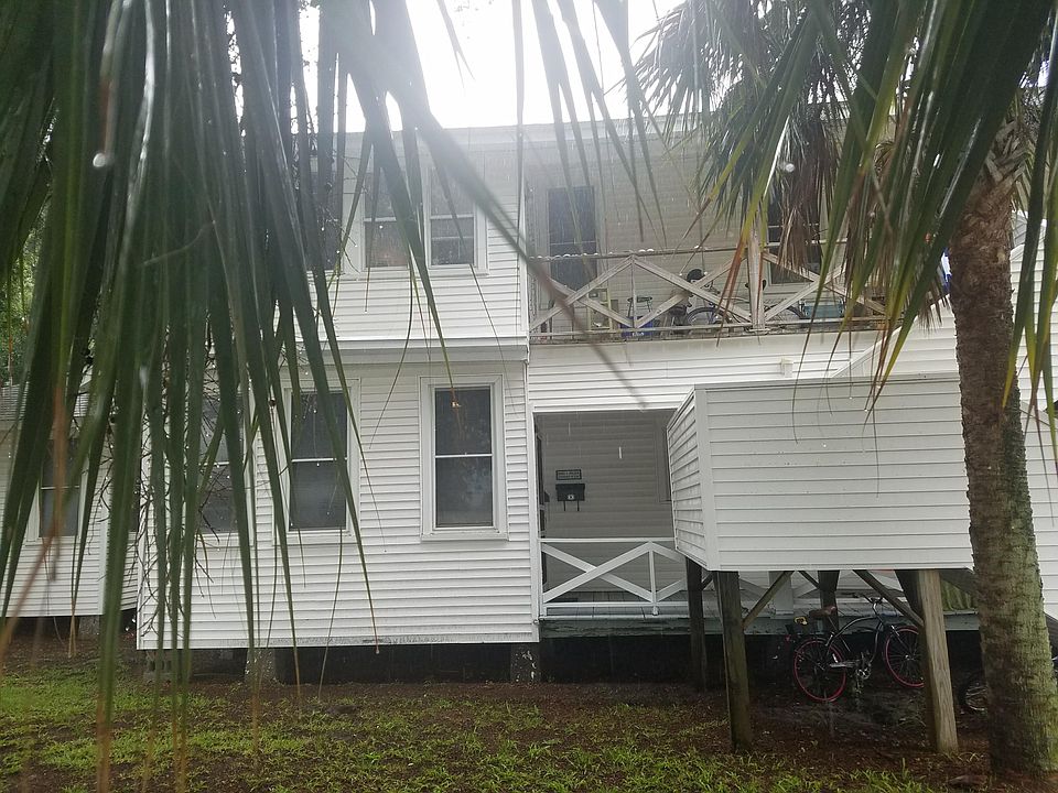 1st image of 916 Palm Blvd APT 205