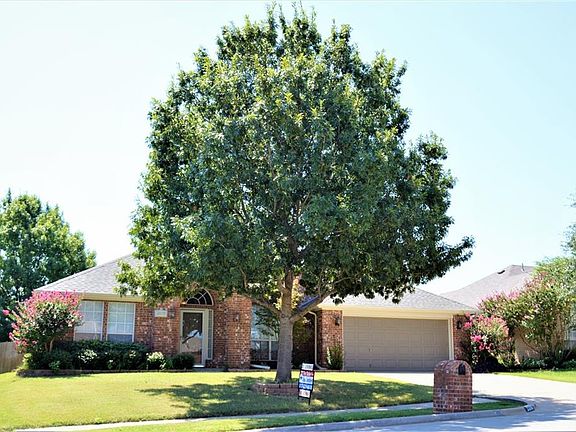 2nd image of 2116 Bentley Dr