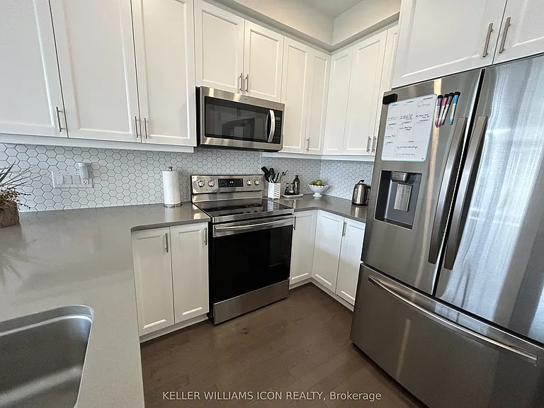 505 Manhattan Ct — Photo 9