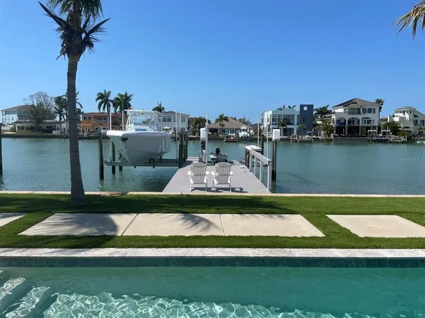 11180 9th St E, Treasure Island, FL 33706