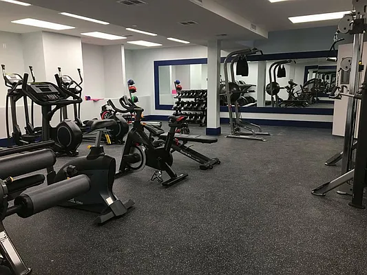 Rented by Manhattan Management LLC | media 28