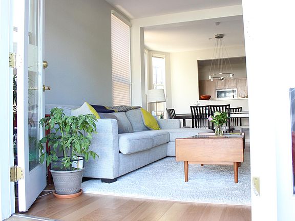 5th image of 1521 N Vine St APT 203