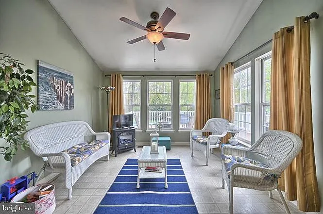 509 Fox Trl — Photo 16