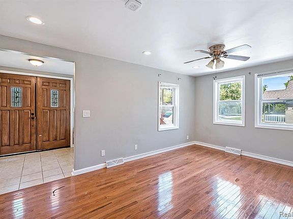 5th image of 6077 Grove Ave