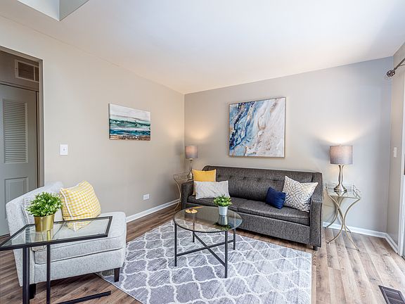 4th image of 360 Ascot Ln Unit 360