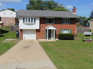 9 Concord Dr, Irwin, PA 15642