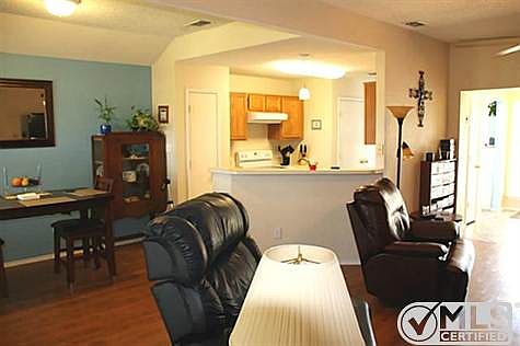 5th image of 817 Applewood Dr