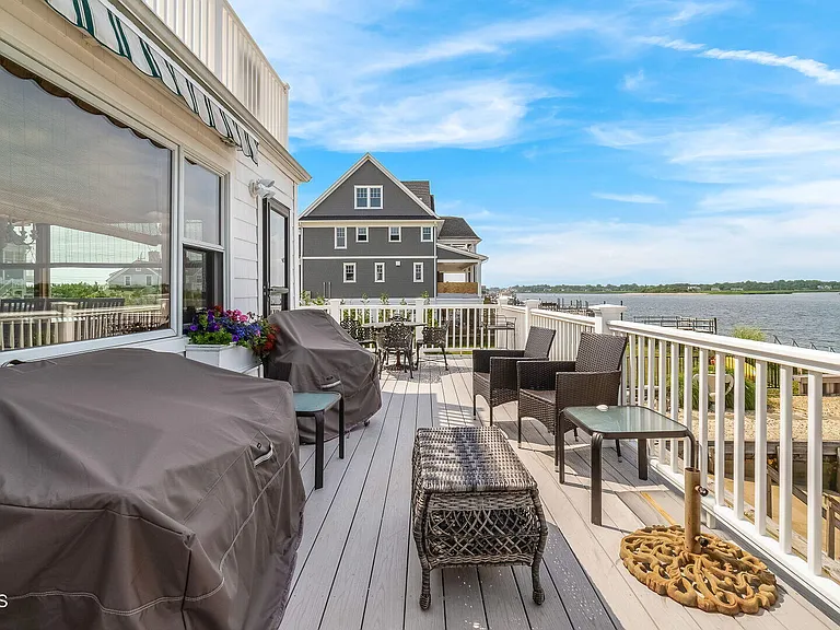 406 Ocean Ave — Photo 35