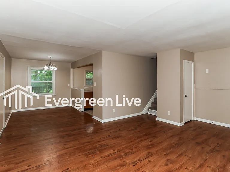 8540 Sunlight Dr — Photo 4