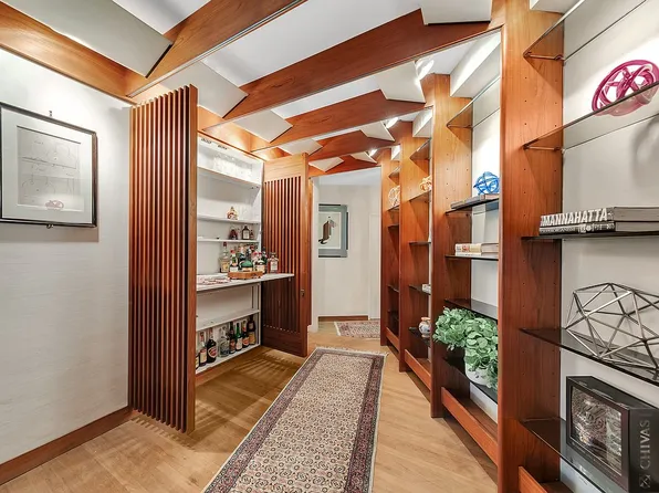 201 E 62nd St APT 9C, New York, NY 10065