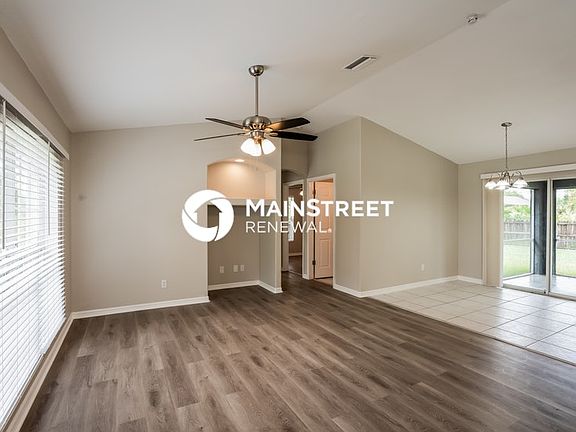 4th image of 2298 Margaret Ln