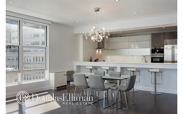 Sold by Douglas Elliman | media 21