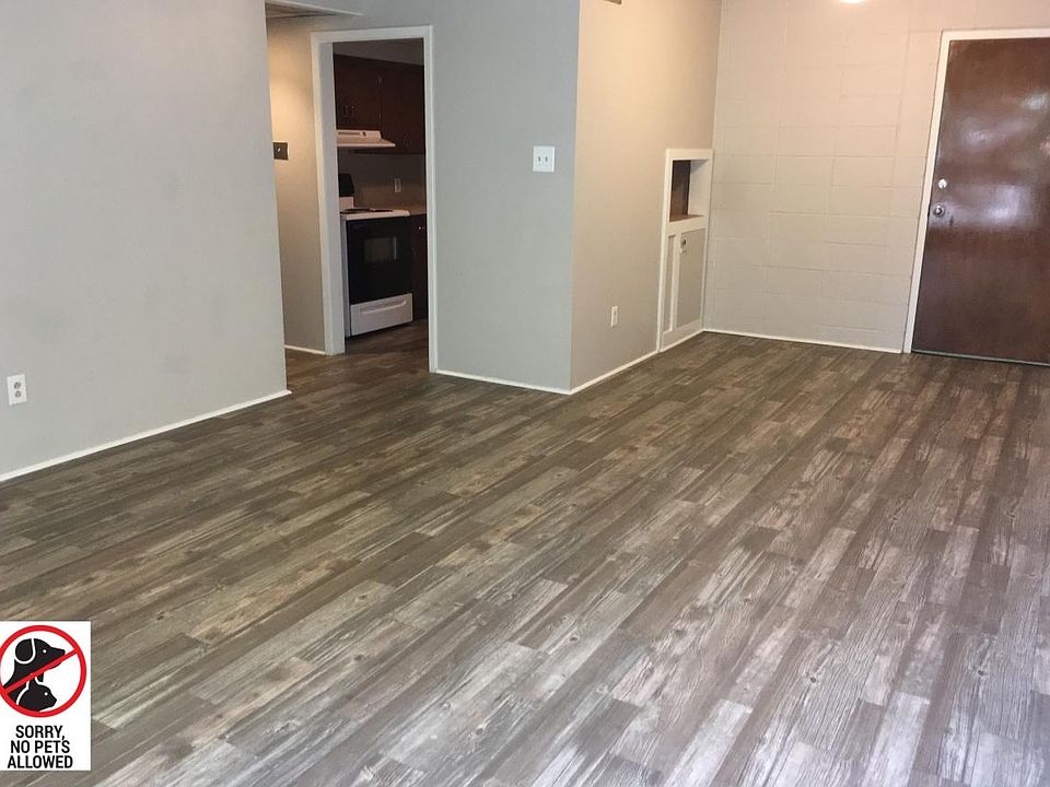 living/dining area