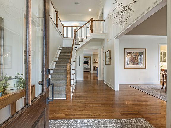 4th image of 406 Wild Elm St