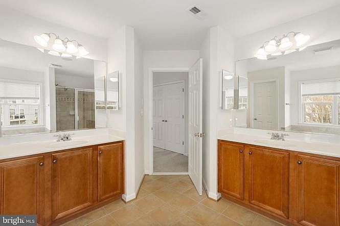1st image of 15 Saint Claires Ct