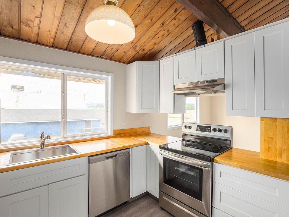 All new stainless steel appliances! New light fixture is being installed.