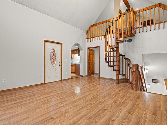 4th image of 120 Midway STREET