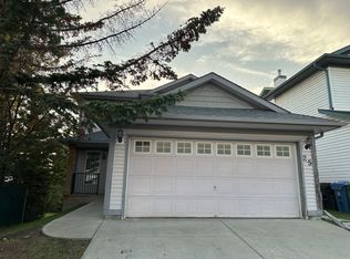 25 Scotia Point NW #25, Calgary, AB T3L 2B1