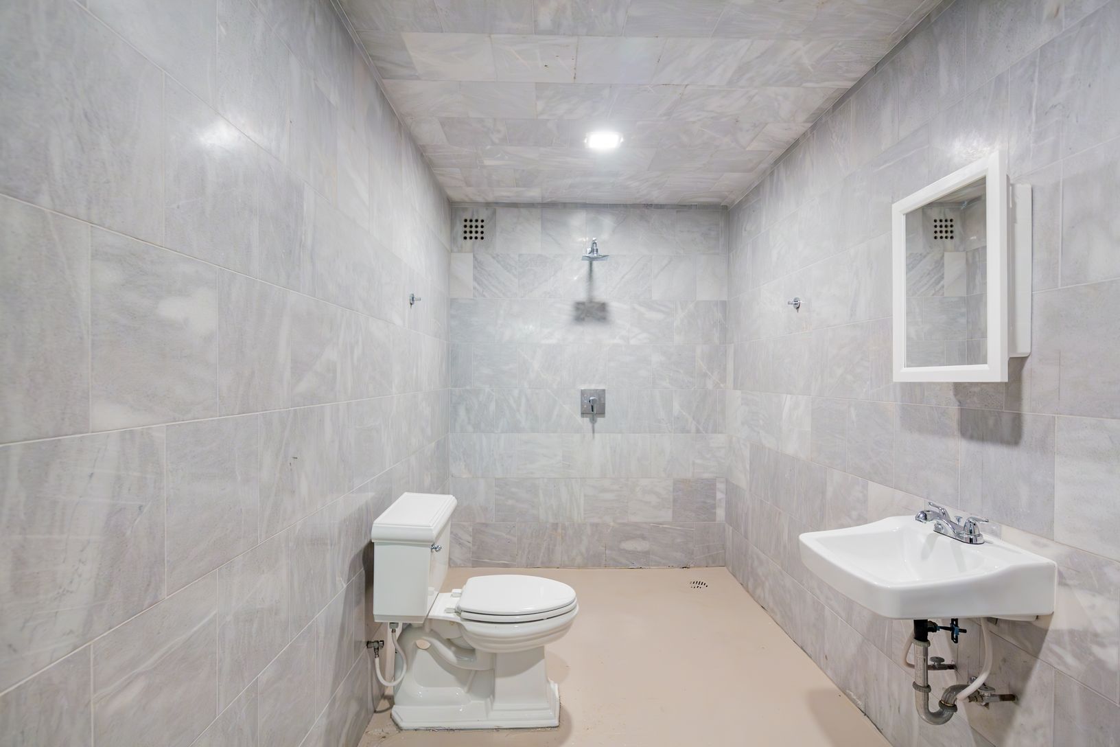  Lower Level Full Bathroom
