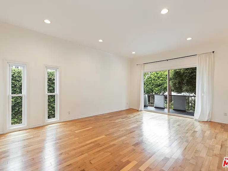 1226 Franklin St #4 — Photo 2