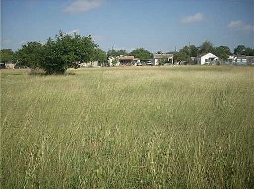 1st image of 2721 Greenwood Dr