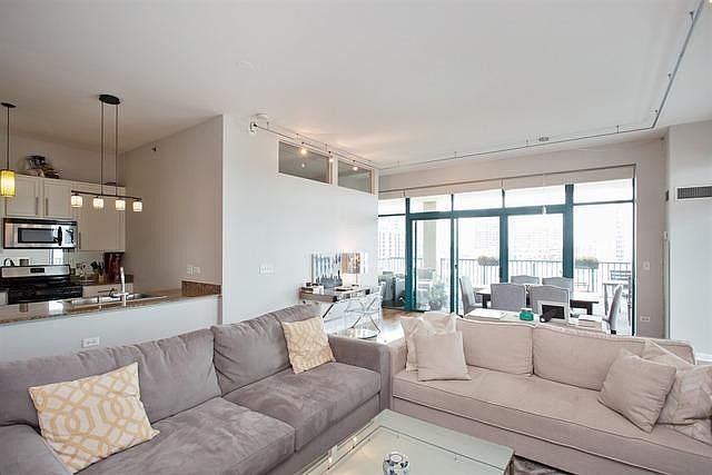 1st image of 340 W Superior St #5-02