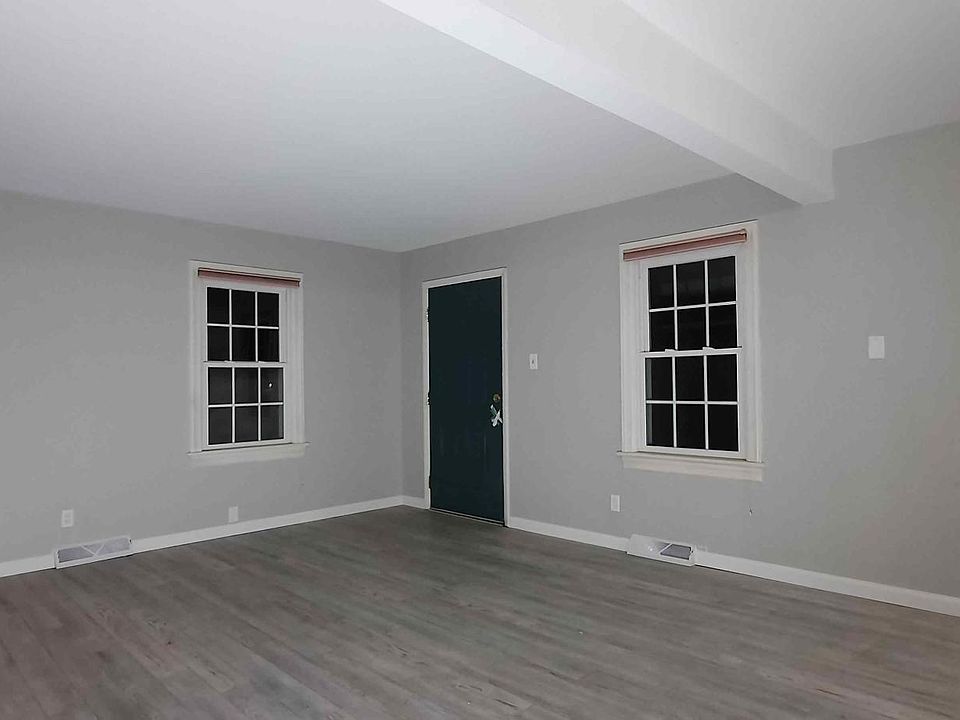Entrance / Living / Family