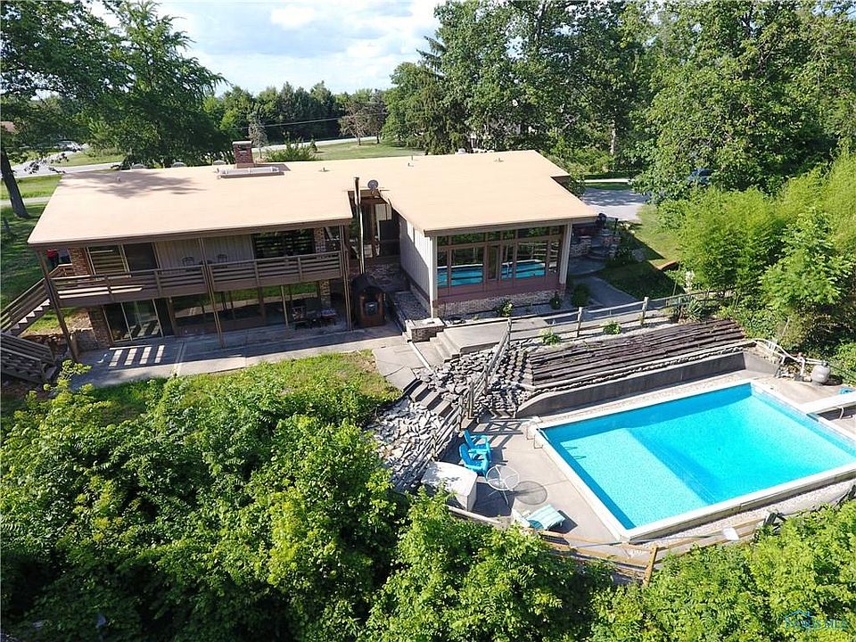 1st image of 19430 W Artzheim Ln