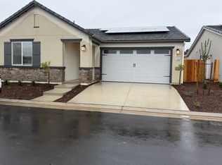 1483 Bloom Ln, Clovis, CA 93619