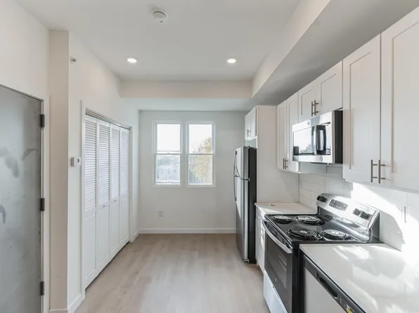 812 N Holly St #B, Philadelphia, PA 19104