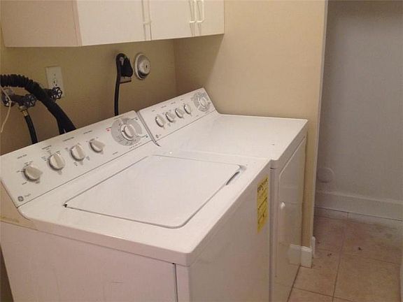 3rd image of 10775 NW 70th St