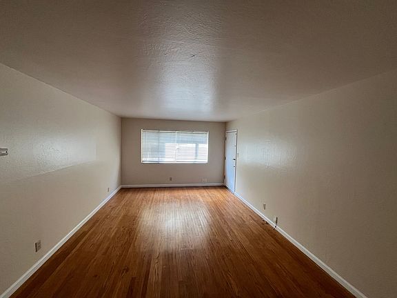 4th image of 3059 Georgia St #2