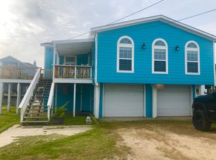 741 Copano Cove Rd, Rockport, TX 78382