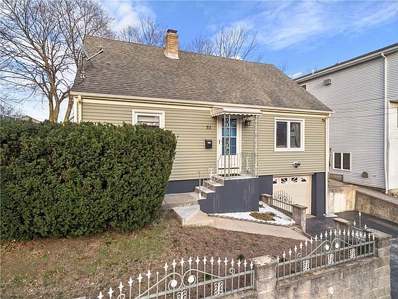 3rd image of 51 Herschel St