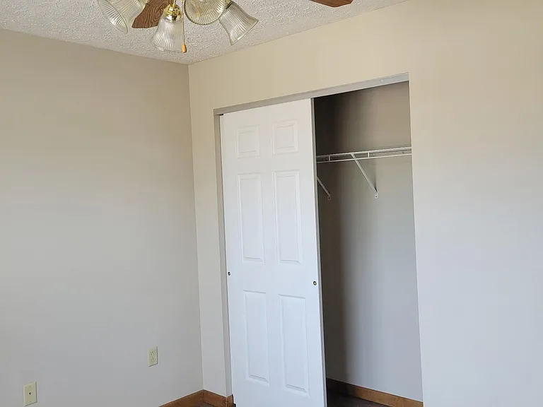 604 Parkside Commons Ct #604 — Photo 10